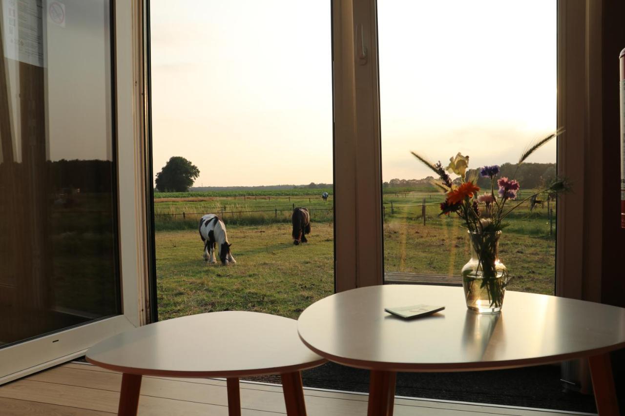 ホテル Slapen Tussen De Paarden Essen エクステリア 写真